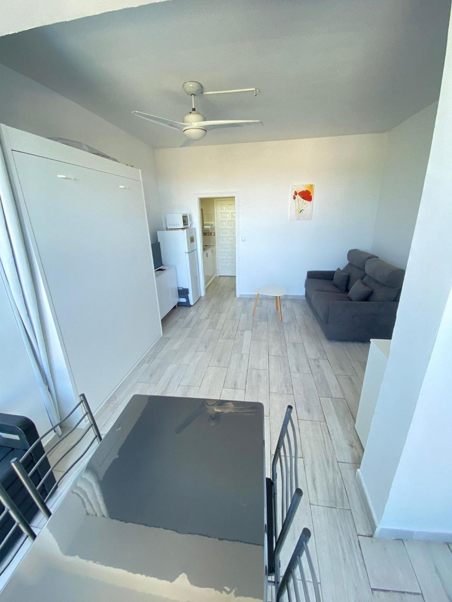 רוזס Studio Avec Piscine Et Parking מראה חיצוני תמונה