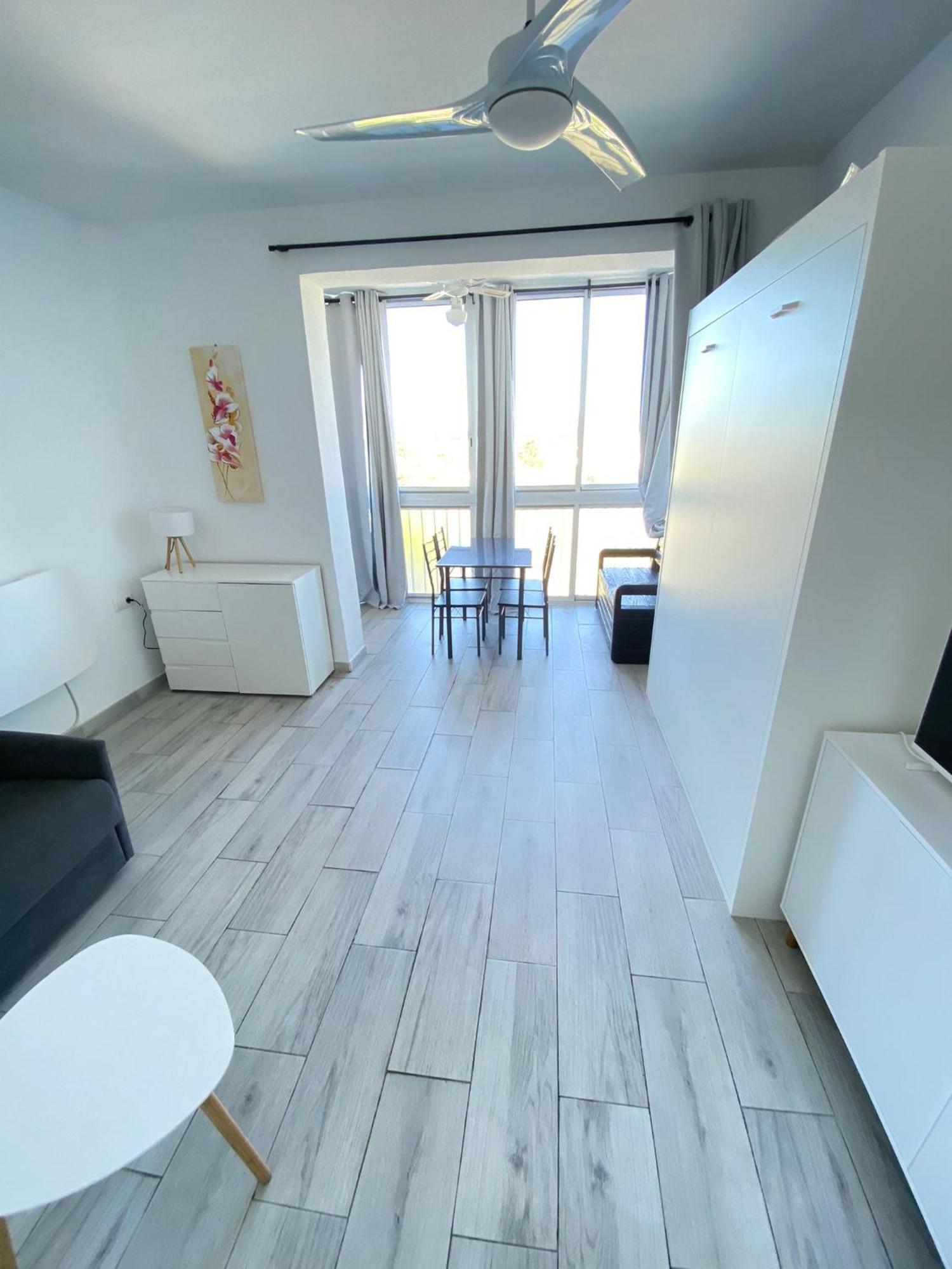 רוזס Studio Avec Piscine Et Parking מראה חיצוני תמונה
